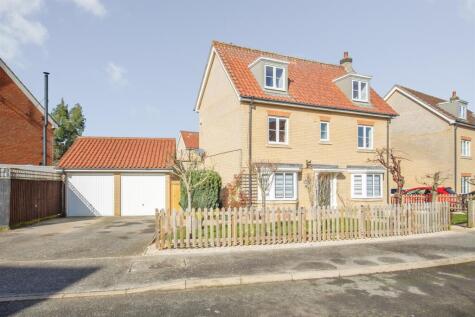 Magnolia Drive, Rendlesham, Woodbridge