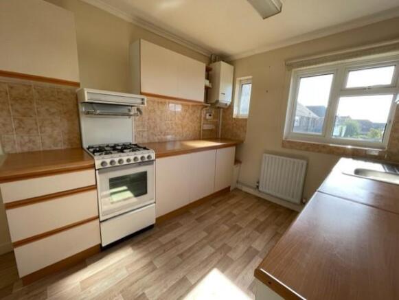 FITTED KITCHEN