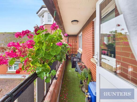 2 bed Apartment for sale Image 12