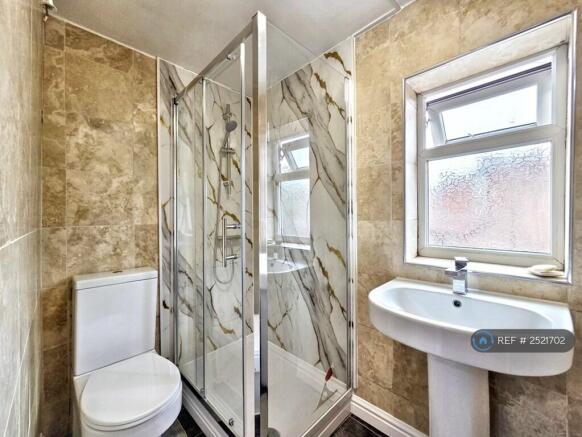 Upstairs Bathroom 