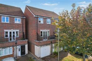 16, Cowden Close, Farnham GU9 9FG