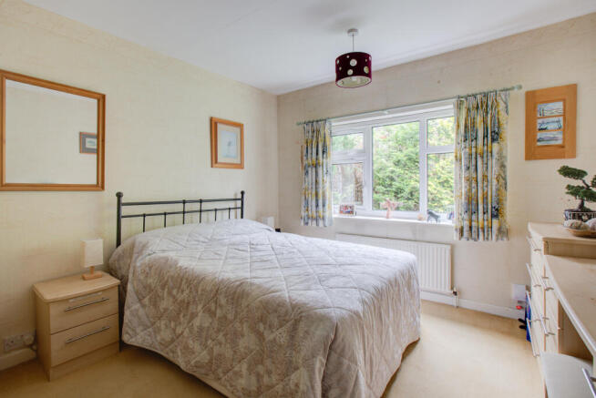 5 WILLOW CLOSE-17