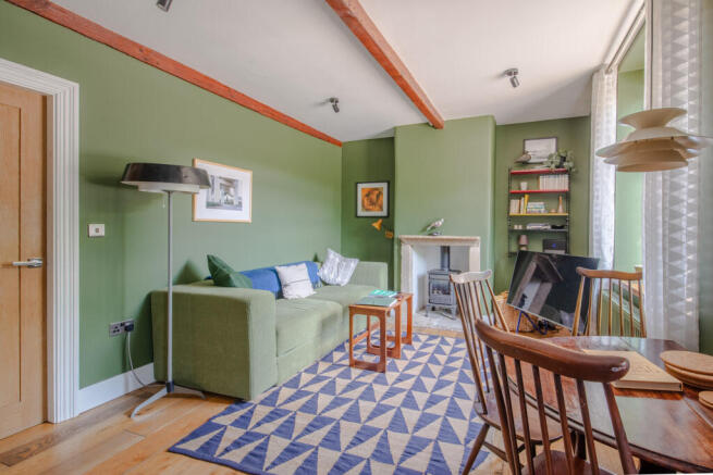 2 bed Terraced to rent Image 4