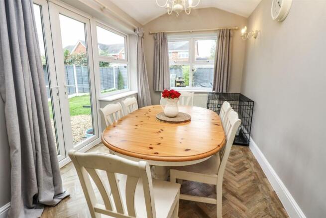 Dining/ Family Room