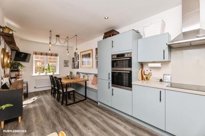 4 bed Detached for sale Image 7