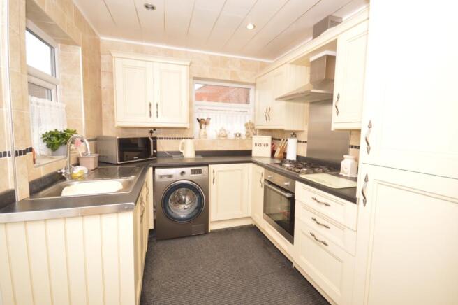 Featherstone Lane, Featherstone (15)Kitchen