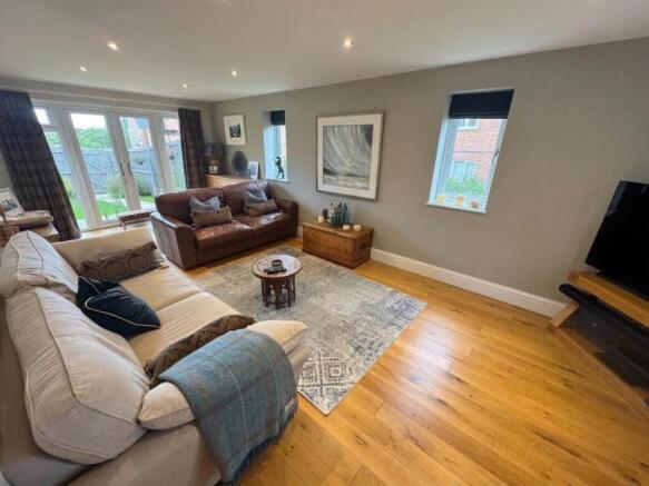 Sitting room 1.jpeg