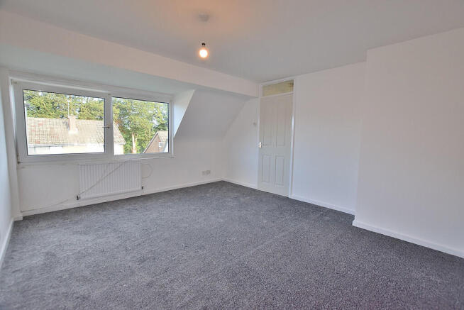 3 bed Semi-Detached for sale Image 8
