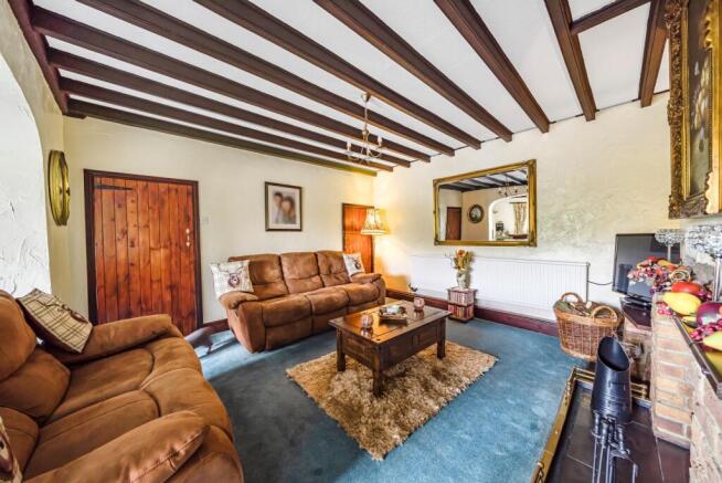 5 bed Detached for sale Image 6