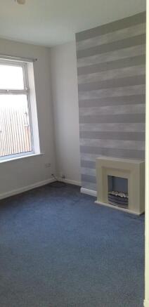 2 bed End of Terrace to rent Image 4