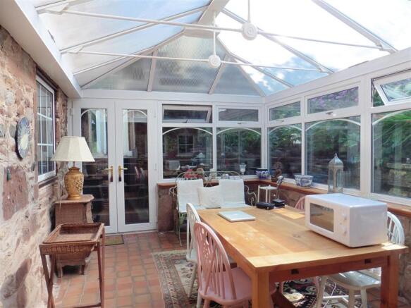GARDEN ROOM