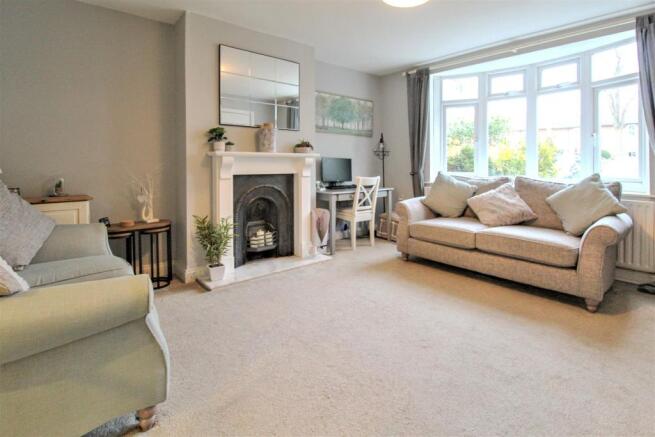 Living room 3.jpg