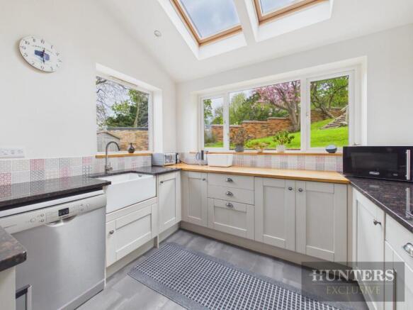 4 bed Detached for sale Image 4