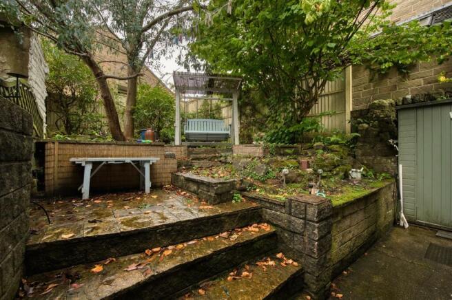 Rear Garden steps.jpg