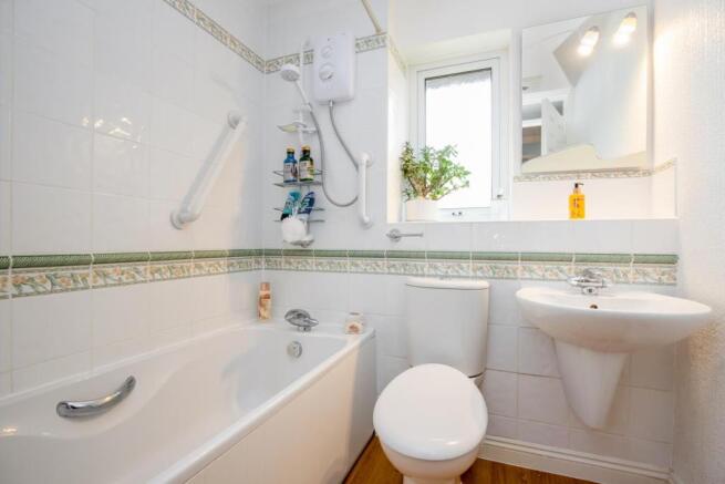 5. Bathroom.jpg