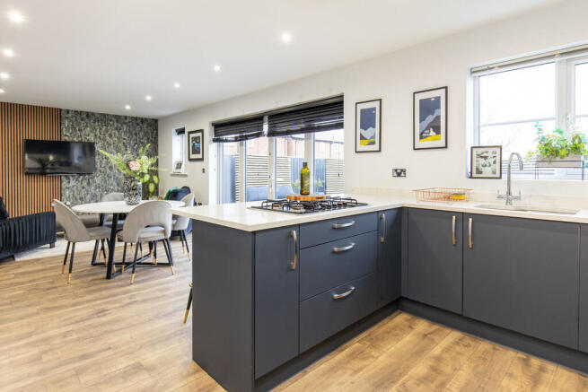 Family Dining Kit...