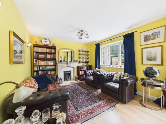 Lounge/Dining Room