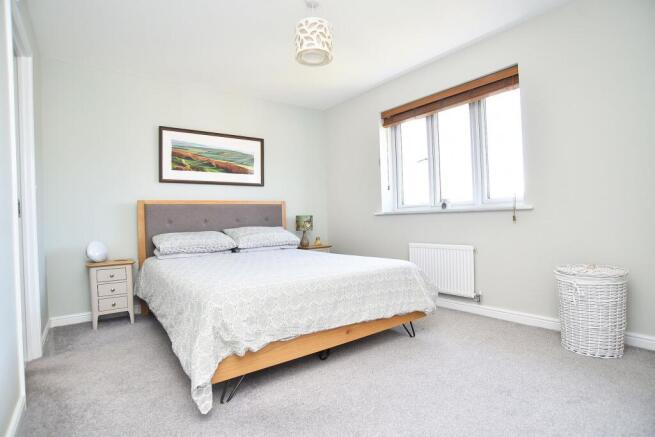 4 bed Detached for sale Image 9