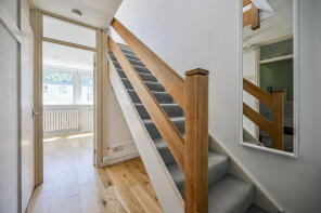 45, Blenheim Court, London N19 4HR