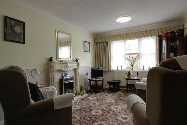 2 bed Apartment for sale Image 4