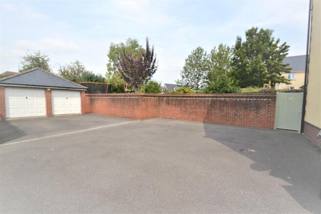 Double Garage & 