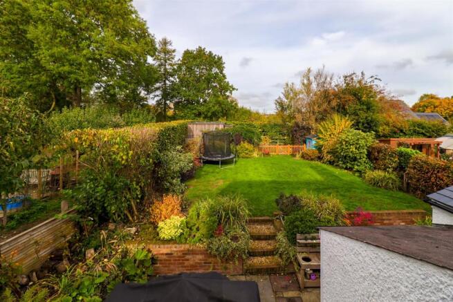 REAR GARDEN pic 2