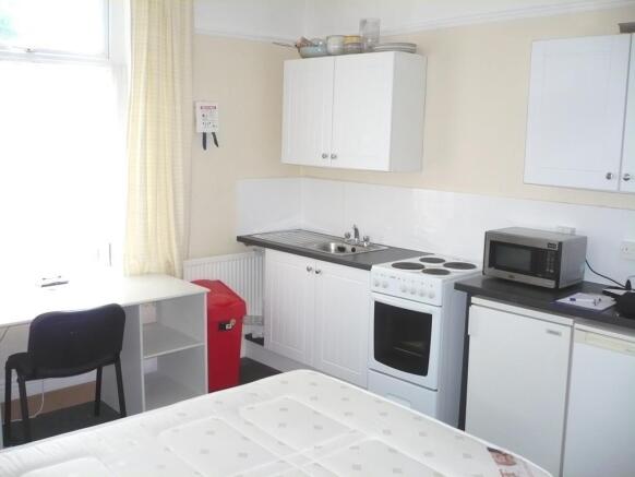 27 Spring Hill Road flat 4 (3).JPG