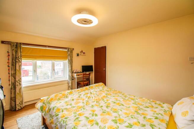 3 bed Semi-Detached for sale Image 10