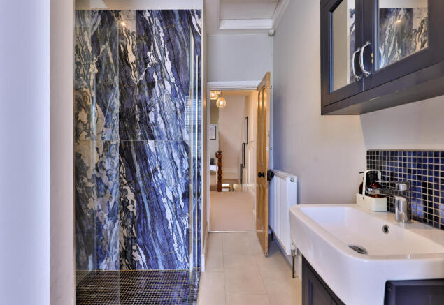 4 bed Town House for sale Image 12