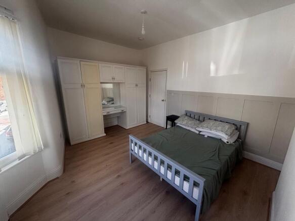 4 bed Terraced to rent Image 11