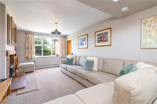 3 bed Semi-Detached for sale Image 10