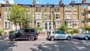 Flat C, 19, Queensdown Road, Hackney, London E5 8NN