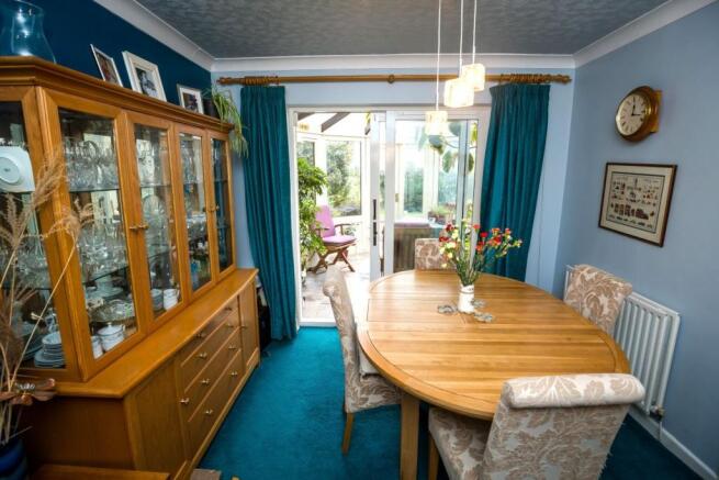 Sitting Room / Dining Room