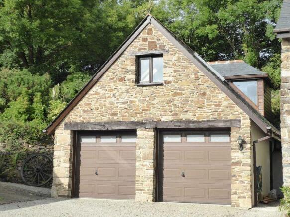 Garage & S...