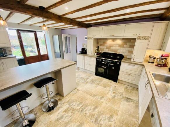 Kitchen Aspect 2.jpg