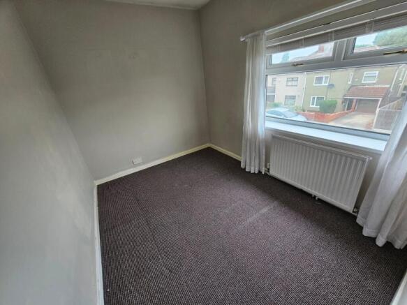 4 bed Semi-Detached to rent Image 4