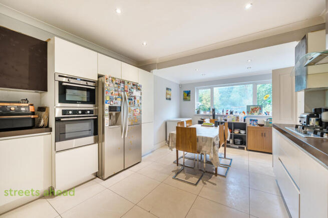 858fdde1-cb99-499...