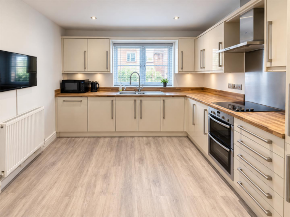 Kitchen 2.png
