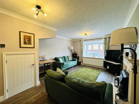 2 bed Semi-Detached for sale Image 5