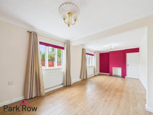 LOUNGE/DINING ROOM