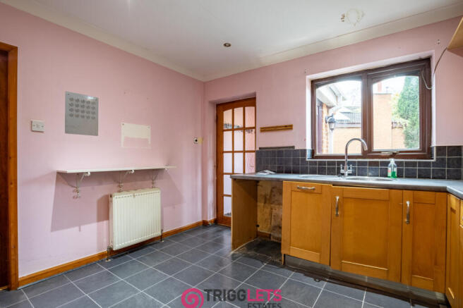 3 bed Detached Bungalow for sale Image 4