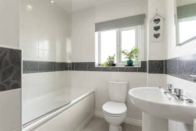 Priors Grove Close-11.jpg