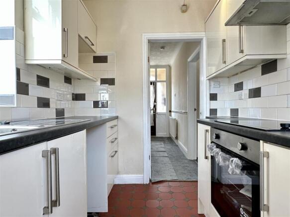3 bed Semi-Detached for sale Image 6