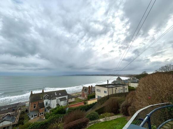 2 bed Flat to rent Image 12