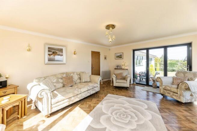 3 bed Detached Bungalow for sale Image 5