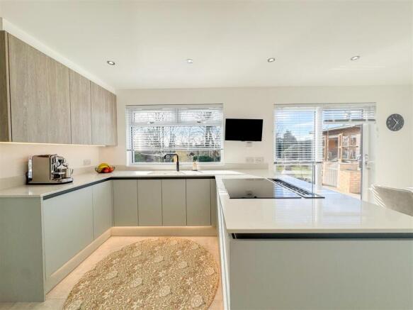 Kitchen/Dine