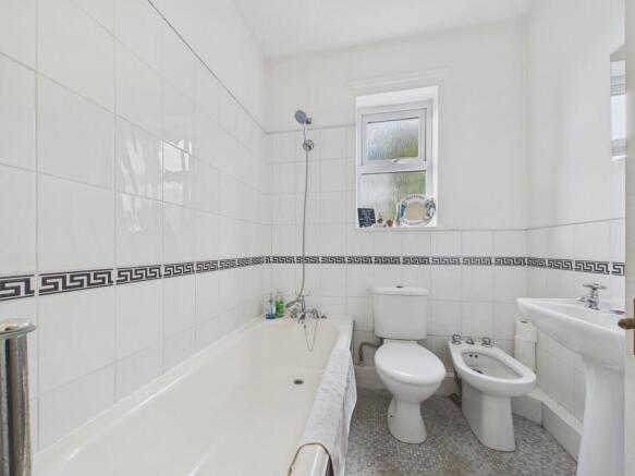 4 bed Terraced for sale Image 9