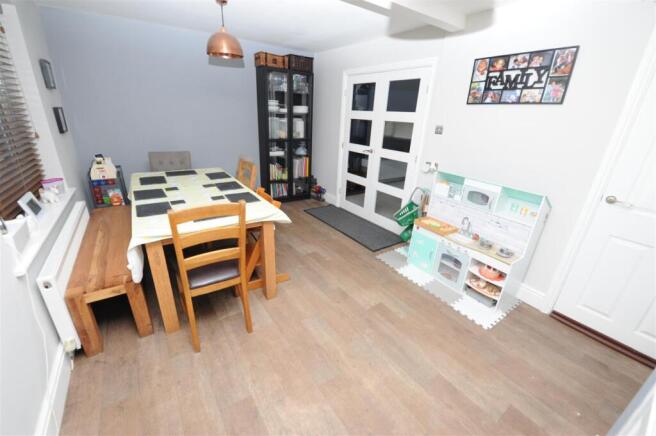 3 bed Semi-Detached for sale Image 6