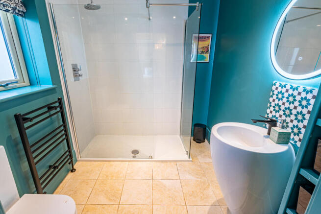 bedroom1ensuite