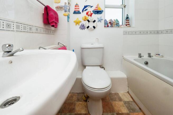 3 bed Semi-Detached for sale Image 11